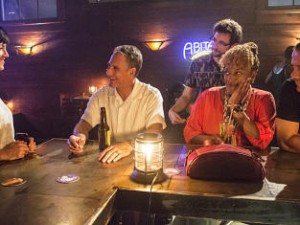 looking-happy-in-the-big-easy-ncis-new-orleans-s1e1